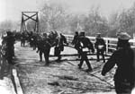 Войска фашистской Германии переходят пограничную реку (22 июня 1941 г.)